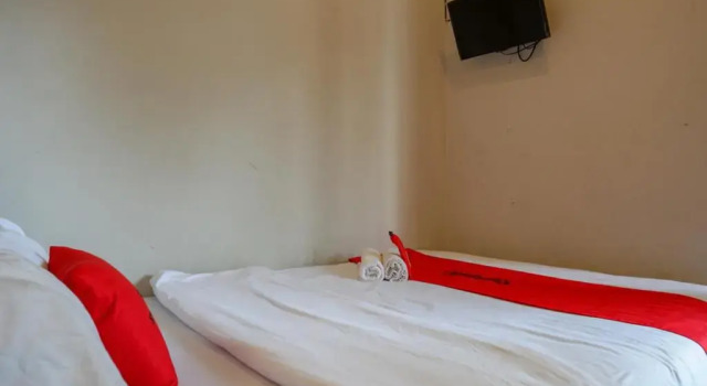 RedDoorz near Stasiun Tawang Semarang, Boek Hotel 3-sterren hotels in Stasiun Tawang, 3*