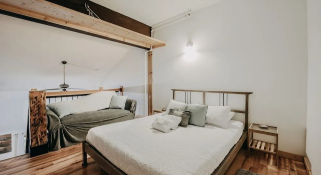 18sll - Newly Remodeled - Sleeps 4 - Fireplace - W/d 1 Bedroom Condo by Redawning, Buchen Sie Ferienwohnung Hotels in Glacier mit Parkplatz, Parkplätze