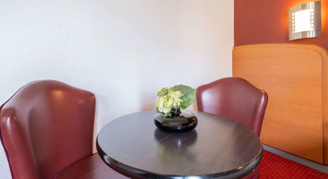 Comfort Hotel CDG Goussainville, Varaa Hotelli Hotellit Val d'Oise pysäköinnillä, Pysäköinti