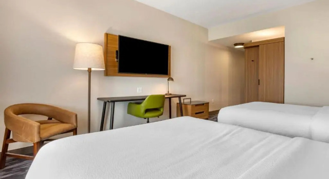 Четырёхместный номер Standard Fairfield by Marriott Inn & Suites Sandusky