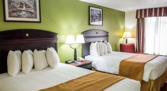 Четырёхместный номер Standard Quality Inn Chipley I-10 at Exit 120