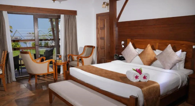 Двухместный номер Standard с видом на озеро Gokulam Grand Resort & Spa, Kumarakom