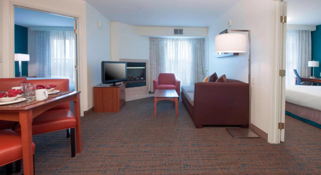 Люкс с 2 комнатами Residence Inn by Marriott Des Moines West at Jordan Creek Town Center