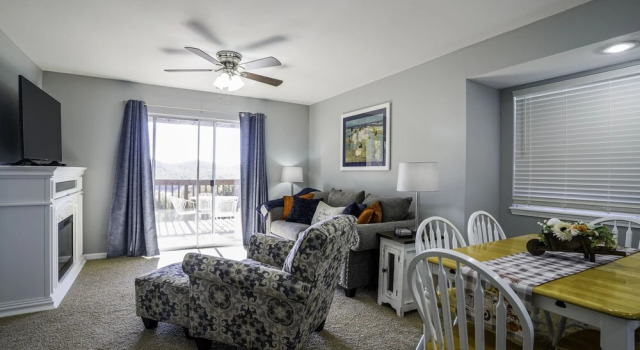 Chickadee 25-4 2 Bedroom Condo, Забронировать Отель Отели Table Rock Lake с парковкой, Парковка