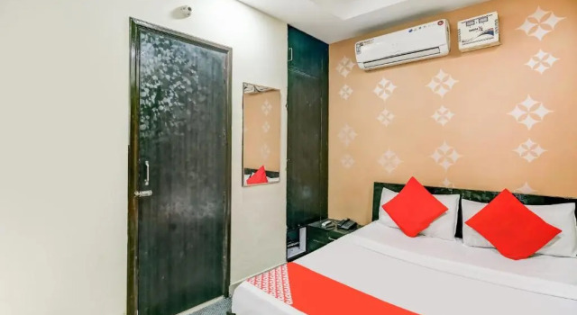 OYO Flagship 80530 Hotel R s Castle, Book Hotel Amritsar Punjab