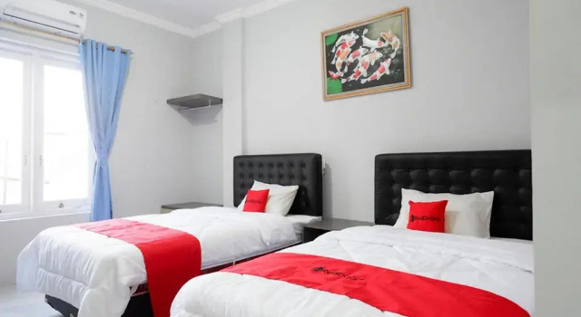 RedDoorz near Jalan Adi Sucipto Solo, Réserver Hôtel Karanganyar Central Java