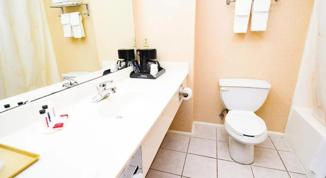 Четырёхместный номер Standard Sleep Inn & Suites Searcy near University