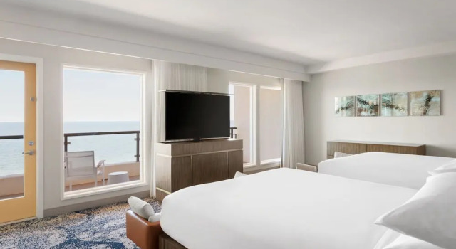 Номер Standard Delta Hotels by Marriott™ Virginia Beach Waterfront Suites