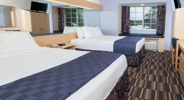 Четырёхместный номер Standard Microtel Inn & Suites by Wyndham Conyers/Atlanta Area
