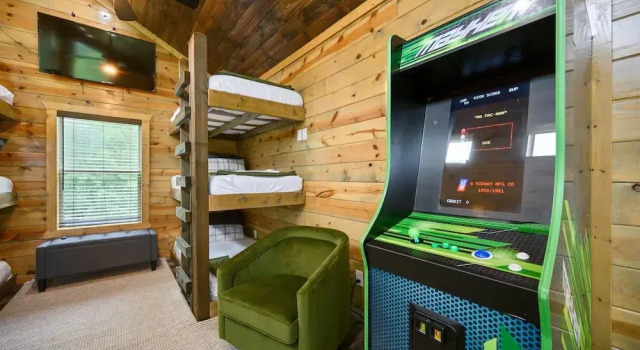 Bearly Creekin' Stay for 14!, Boek Vakantiehuis Broken Bow Oklahoma