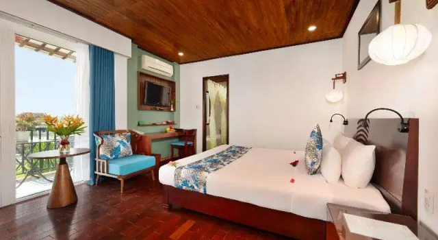 Двухместный номер Superior с балконом и с видом на сад Vinh Hung Riverside Resort & Spa