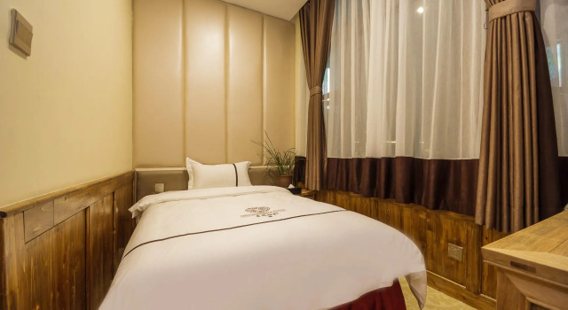 Qingcheng Elegant Hotel