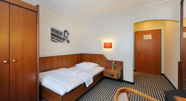 Номер Economy Ambassador Parkhotel