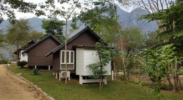 Двухместное бунгало Standard с балконом VANG VIENG SCK guesthouse