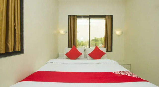 OYO 18610 Hotel Parivar Garden, Забронировать Отель Асангаон штат Махараштра