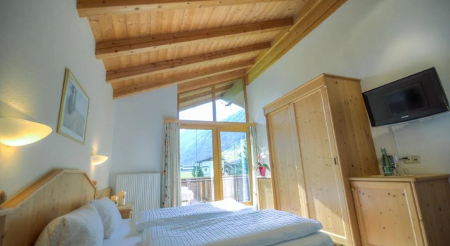 Ferienwohnungen Magdalena, Book Hotel Hoteller i Tyrol med parkering, Parkering