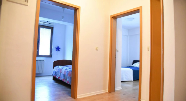 Luxury 3 Bedrooms Home with PR in the Center of Skopje, Забронировать Отель Скопье Северная Македония, рядом с Каменный мост