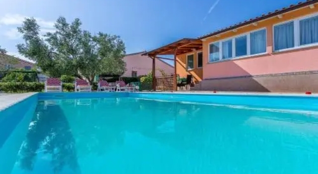 Holiday home Sikici Majoli