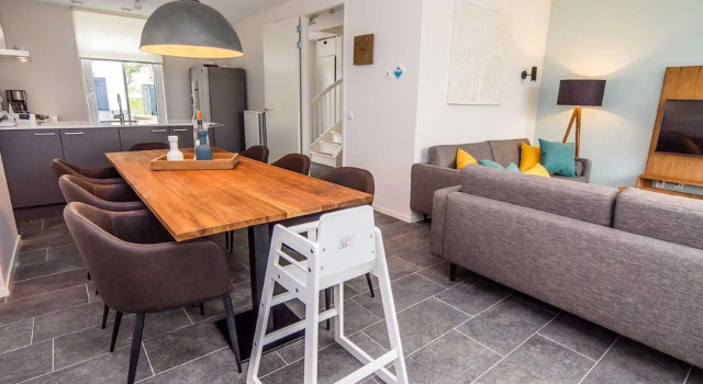 Luxurious Home with Whirlpool, 4km From Maastricht