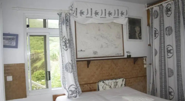 Apoomatai Bay Bungalow, Varaa Hotelli Parea Huahine