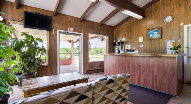Knights Inn Amsterdam, Varaa Hotelli Amsterdam New York State