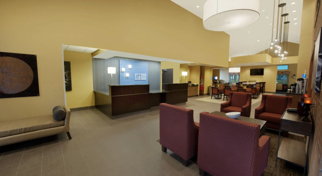 Holiday Inn Express Fredericksburg - Southpoint by IHG, Забронировать Отель Фредериксберг Виргиния, рядом с Spotsylvania Regional Medical Center