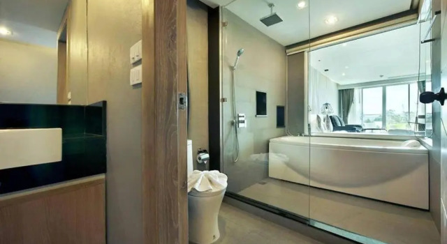 Номер Deluxe Hubtel Patong Suite
