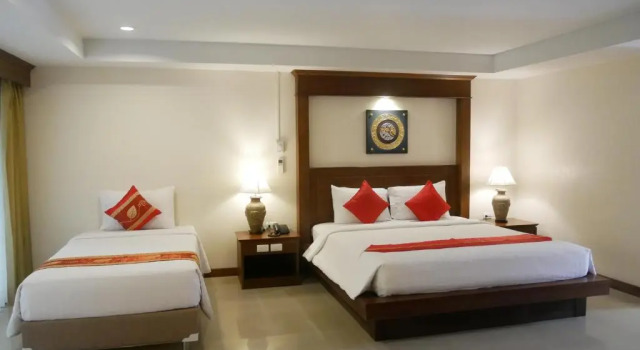 Трёхместный номер Standard с видом на бассейн Baan Yuree Resort & Spa - SHA Plus