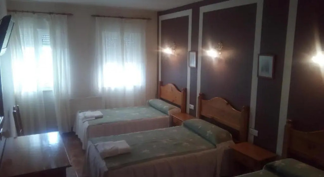 Трёхместный номер Standard Hotel Restaurante Las Camelias