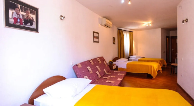 Трёхместный номер Comfort с балконом Hotel Prvan