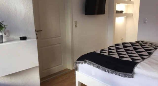 Апартаменты zentral gelegenes Ferienzimmer Möllner Seestrasse