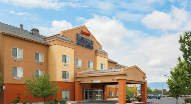 Четырёхместный люкс Executive Fairfield Inn & Suites by Marriott Reno Sparks