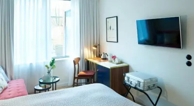 Five Rooms Hotel