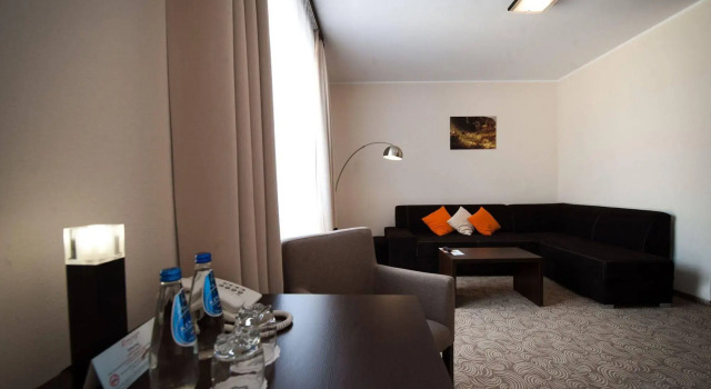 Hotel Emocja SPA, Забронировать Курортный отель Мельно Jamno Lake