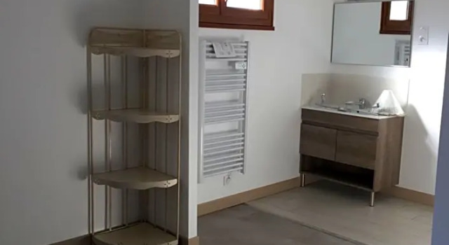 Sous la tour, Prenota Hotel Agencourt Borgogna