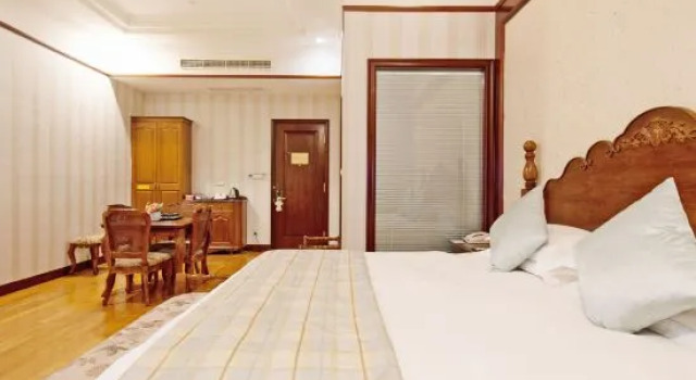 Полулюкс Superior Treasure Island Hotel