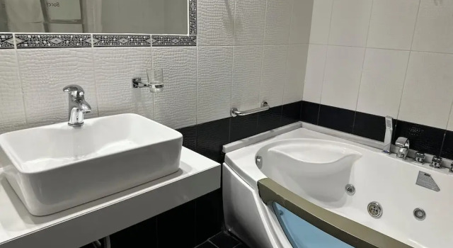 Четырёхместный номер Standard с балконом и с красивым видом из окна Bacchus
