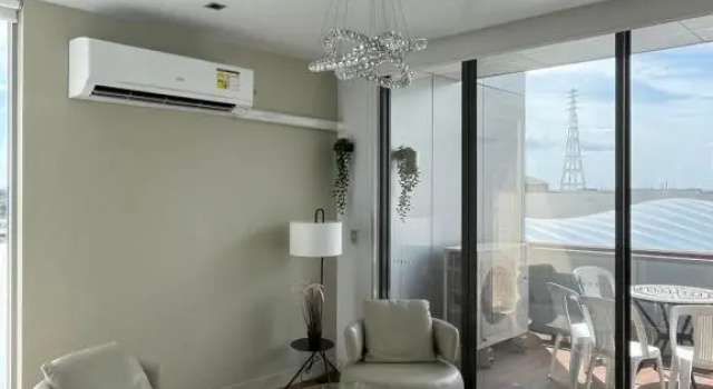 Docklands Luxury Penthouse Right Above The District Docklands, Забронировать Отель Докландс Мельбурн, рядом с Пристань для яхт «Е»