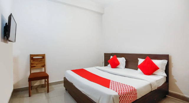 Oyo 71053 Av Residency