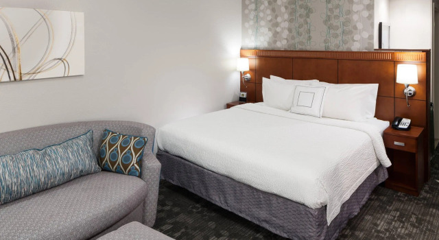 Двухместный номер Standard с балконом Courtyard by Marriott Miami at Dolphin Mall
