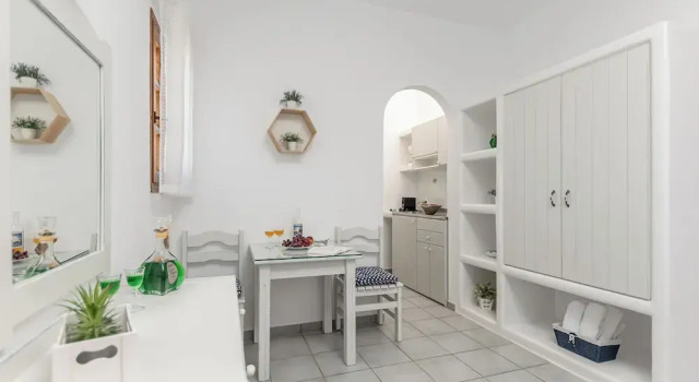 Двухместный номер Deluxe с балконом и с видом на море Zanneta Apartments & Suites