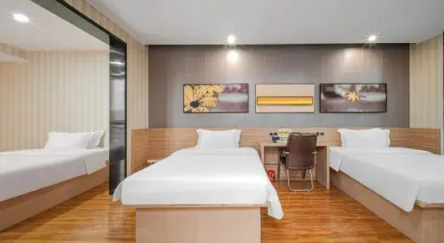 Семейный люкс iV Hotel (Rongchang District Government)