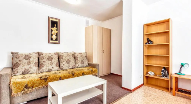 425 Apartamenty v Zolotom kvadrate v tsentre Otlichno podhodjat dlja komandirovannyh i turistov, Boek Appartement Alma-Ata Kazachstan, in de buurt van Abay Metro Station
