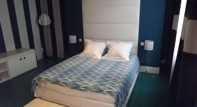 B&B Maison Az, Забронировать Отель Синт-Гиллис / Сен-Жиль Брюссельский столичный регион, рядом с Нотр-Дам-Дю-Саблон
