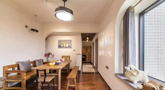 Четырёхместный люкс Deluxe с 3 комнатами Guangzhou He She Art Apartment