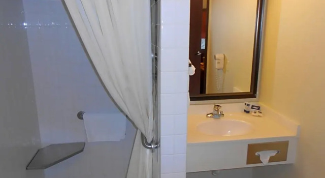 Номер Deluxe AmericInn by Wyndham Tofte Near Lake Superior