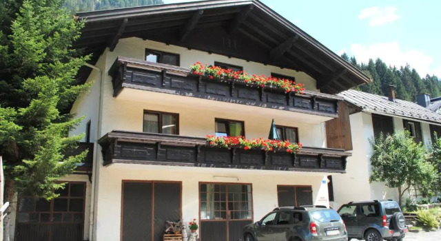 Naturhaus Andrea, Rezervovat Hotel Hotely v Grossarltal s parkováním, Parkování
