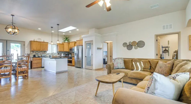 Коттедж Putting Green & Mtn View: Lake Havasu City Home!