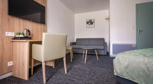 Двухместный семейный номер Standard с видом на бассейн Les Hameaux De Lozere Sure Hotel Collection by Best Western