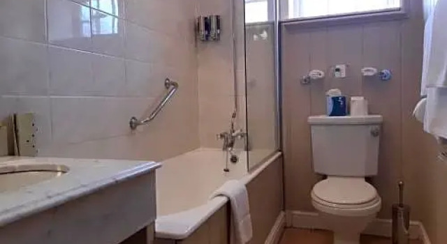 Четырёхместный номер Standard The Swan Hotel, Wells, Somerset - The Coaching Inn Group
